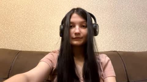 Aurora 18yo online show from 01-18-26, 09:13