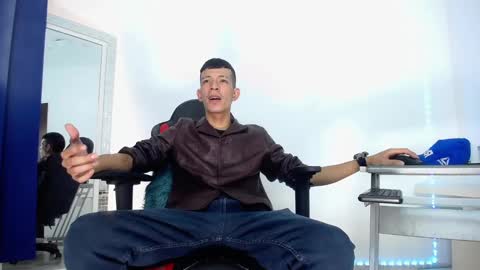 Snapshot of favel_gomez7 chatting on 12-20-24, 07:50 Favel Gomez online show from 12-20-24, 07:50