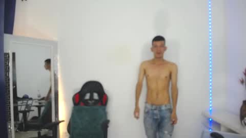 Snapshot of favel_gomez7 chatting on 01-03-25, 04:16 Favel Gomez online show from 01-03-25, 04:16