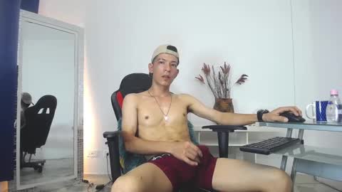 Snapshot of favel_gomez7 chatting on 01-18-25, 07:59 Favel Gomez online show from 01-18-25, 07:59