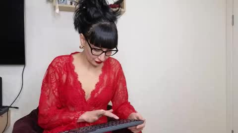 favorite_angel online show from 02-18-26, 08:16