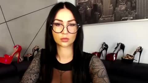 Faye online show from 09-09-25, 03:11
