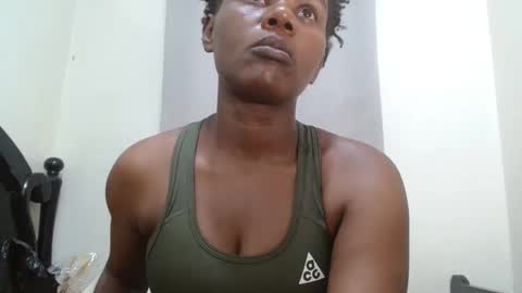 Snapshot of fayrie1 chatting on 11-21-25, 11:31 fayrie1 online show from 11-21-25, 11:31