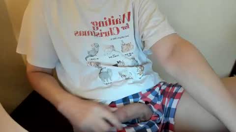 Snapshot of fckmikh chatting on 07-16-26, 12:00 Michael online show from 07-16-26, 12:00