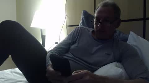Snapshot of fdguy44 chatting on 05-08-26, 12:16 K online show from 05-08-26, 12:16