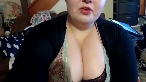 feastonme00 online show from 06-19-26, 06:18