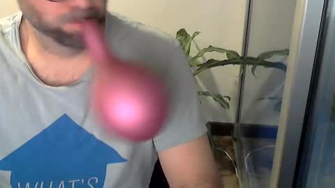 Snapshot of fedeglobos chatting on 05-20-26, 09:10 fedeGLOBOS online show from 05-20-26, 09:10