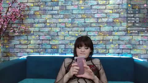 Snapshot of feelsgoodwoman chatting on 12-28-24, 01:29 Laura online show from 12-28-24, 01:29