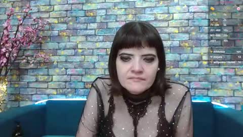 Snapshot of feelsgoodwoman chatting on 01-02-25, 10:11 Laura online show from 01-02-25, 10:11