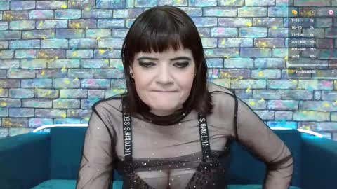 Snapshot of feelsgoodwoman chatting on 01-25-25, 01:10 Laura online show from 01-25-25, 01:10