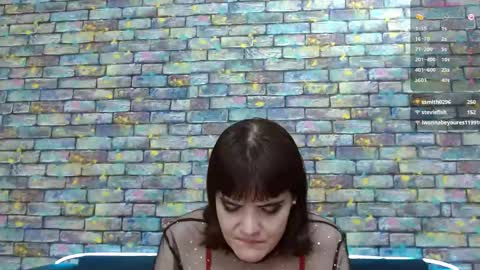 Snapshot of feelsgoodwoman chatting on 02-01-25, 08:58 Laura online show from 02-01-25, 08:58