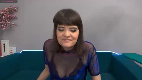 Snapshot of feelsgoodwoman chatting on 10-02-25, 05:25 Laura online show from 10-02-25, 05:25
