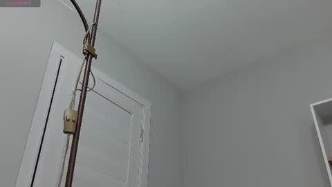 Snapshot of feelsgoodwoman chatting on 07-07-26, 06:47 Laura online show from 07-07-26, 06:47