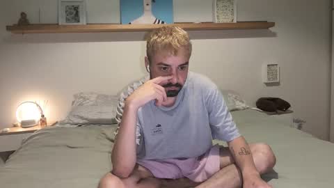 Snapshot of feetonlyguy chatting on 01-13-26, 01:00 Feetonlyguy online show from 01-13-26, 01:00