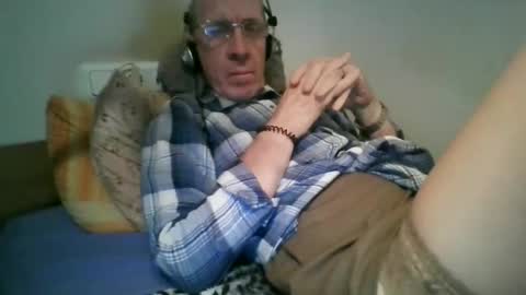 Snapshot of feinstrumpfhose_3 chatting on 01-06-26, 07:06 feinstrumpfhose 3 online show from 01-06-26, 07:06