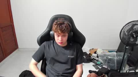 Snapshot of felix0420 chatting on 11-20-25, 06:40 felix0420 online show from 11-20-25, 06:40