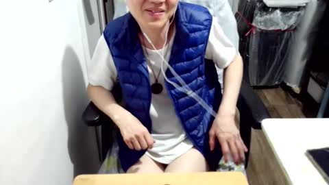 felixlau online show from 12-20-25, 04:36