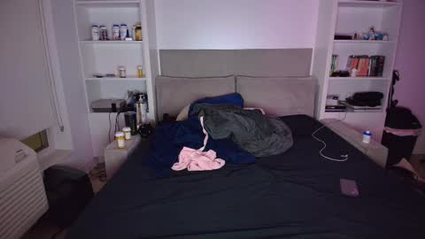 Snapshot of femboyflowers chatting on 03-16-26, 05:44 femboyflowers online show from 03-16-26, 05:44