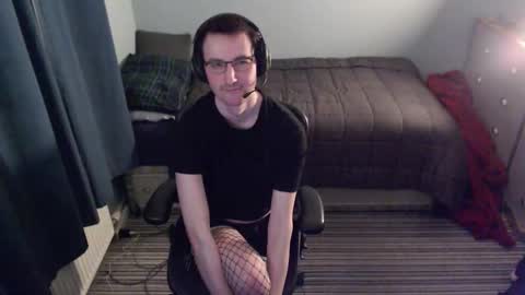 Skye online show from 10-26-25, 12:49