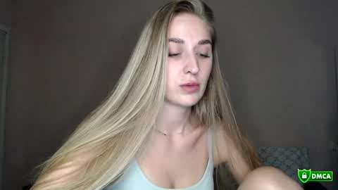 Snapshot of femkedejager chatting on 05-18-26, 08:03 Femke online show from 05-18-26, 08:03