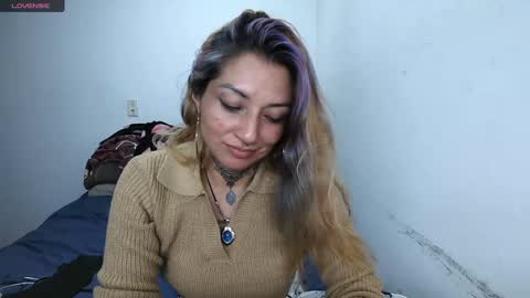 Snapshot of fenix_purple chatting on 02-03-25, 12:04 FENIX online show from 02-03-25, 12:04