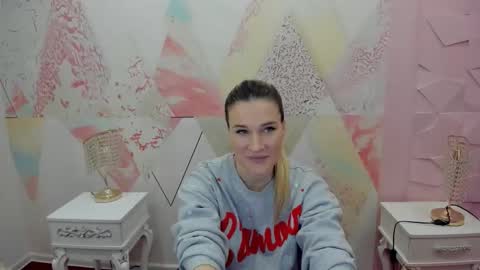 fennec_fox_ online show from 04-17-26, 10:40