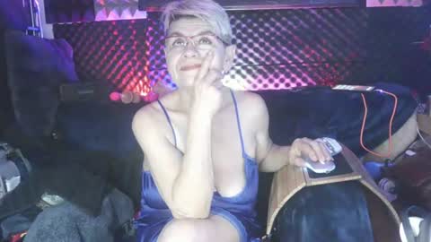 Snapshot of fentazimelody chatting on 06-17-26, 12:02 fentazymelody online show from 06-17-26, 12:02