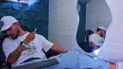 Snapshot of ferchodaniels chatting on 01-21-25, 08:11 Daniel Fernando online show from 01-21-25, 08:11