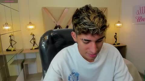 FER PHOENIX online show from 11-27-25, 03:41