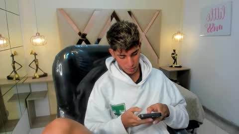 FER PHOENIX online show from 12-22-25, 03:36