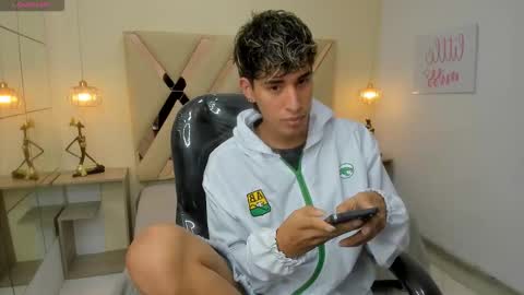 FER PHOENIX online show from 03-10-26, 03:33