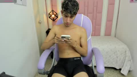 FER PHOENIX online show from 04-09-26, 06:19