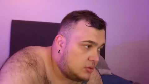 Snapshot of fevyforeverbear chatting on 12-17-25, 10:54 fevyforeverbear online show from 12-17-25, 10:54