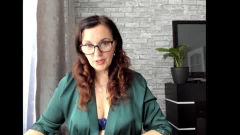 Snapshot of fey_bb chatting on 01-28-25, 04:50 Milana online show from 01-28-25, 04:50