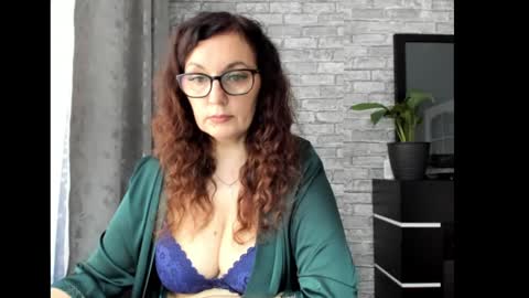 Snapshot of fey_bb chatting on 01-31-25, 04:03 Milana online show from 01-31-25, 04:03