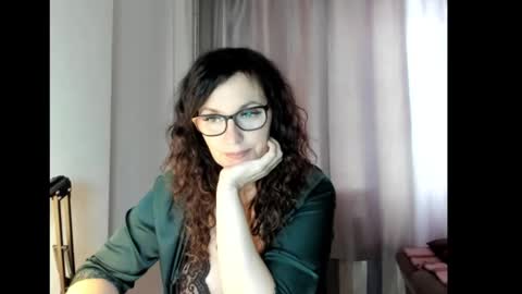 Snapshot of fey_bb chatting on 02-10-25, 07:36 Milana online show from 02-10-25, 07:36