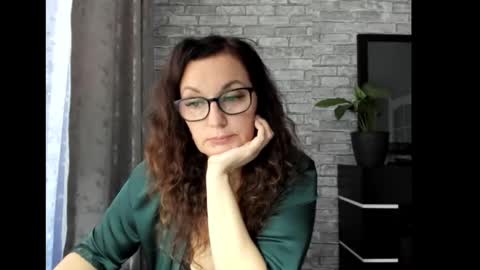 Snapshot of fey_bb chatting on 02-12-25, 08:27 Milana online show from 02-12-25, 08:27