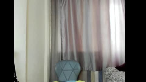 Snapshot of fey_bb chatting on 02-28-25, 02:20 Milana online show from 02-28-25, 02:20