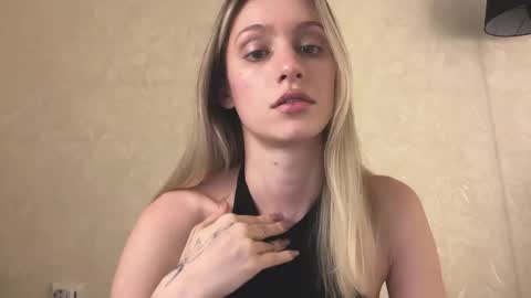 Lisa online show from 12-23-25, 09:29