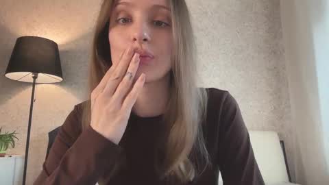 Lisa online show from 02-11-26, 07:57