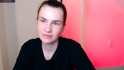 Snapshot of fialin_ chatting on 07-04-26, 12:33 Mia online show from 07-04-26, 12:33