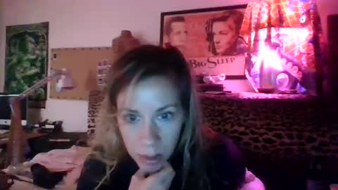 Snapshot of fidelity77 chatting on 09-24-25, 09:07 fidelity77 online show from 09-24-25, 09:07
