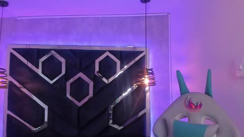   online show from 02-05-25, 12:17