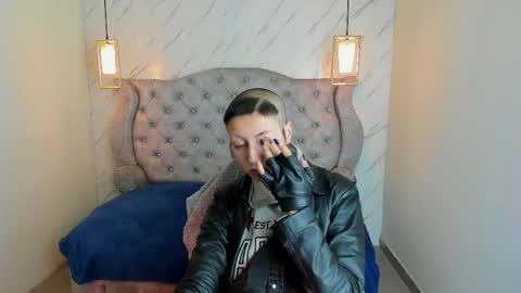 Snapshot of fieramadame chatting on 05-21-26, 12:23 online show from 05-21-26, 12:23