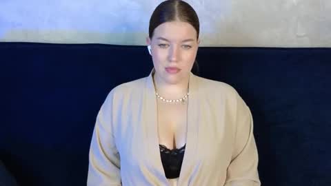 Kim  online show from 10-20-25, 08:04