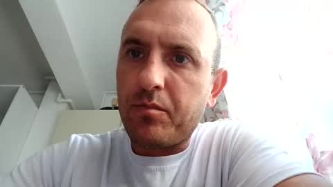 Snapshot of figonik chatting on 09-19-25, 04:58 Nick online show from 09-19-25, 04:58