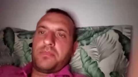 Snapshot of figonik chatting on 10-12-25, 06:40 Nick online show from 10-12-25, 06:40