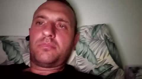 Snapshot of figonik chatting on 10-19-25, 07:14 Nick online show from 10-19-25, 07:14