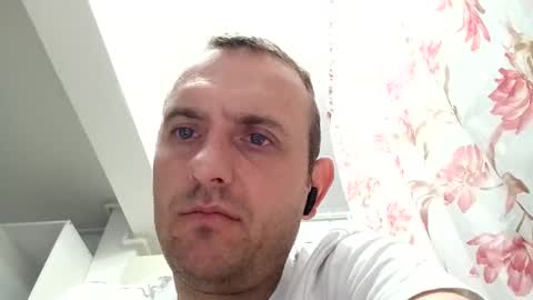 Snapshot of figonik chatting on 10-30-25, 05:31 Nick online show from 10-30-25, 05:31