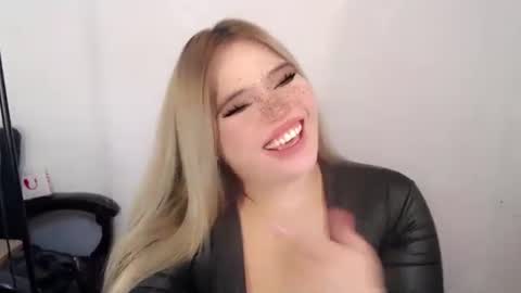 Snapshot of filipina_slutty69xxx chatting on 09-14-25, 01:49 Angela DONT FORGET TO FOLLOW AND GIVE ME APPRECIATION online show from 09-14-25, 01:49